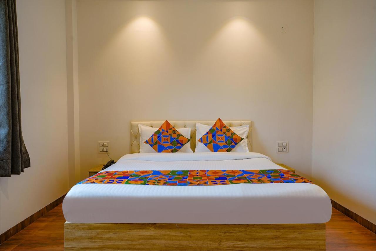 Collection O Hotel Farmaish Garden Chinchvad Exterior photo