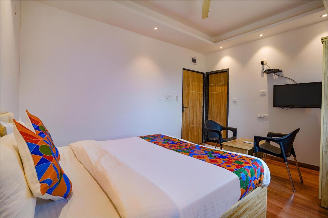 Collection O Hotel Farmaish Garden Chinchvad Exterior photo