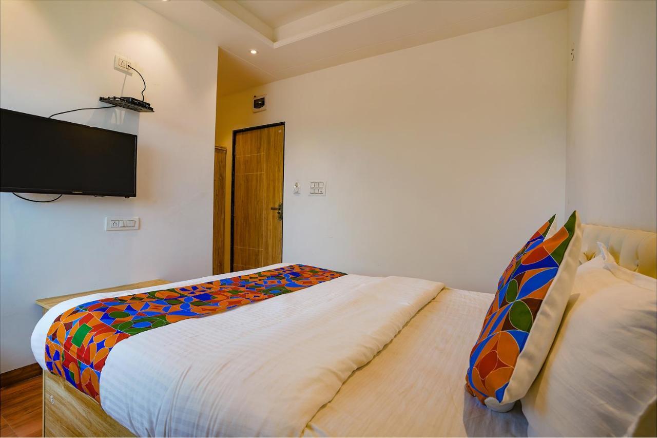 Collection O Hotel Farmaish Garden Chinchvad Exterior photo